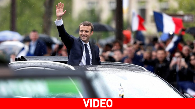 Παρίσι: Θερμή υποδοχή από εκατοντάδες πολίτες στον Μακρόν