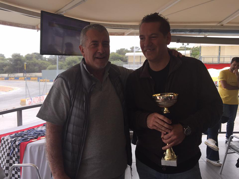 O Νικόλας Μπέρναρντ (δεξιά) μαζί με τον Στράτη Χατζηπαναγιώτου