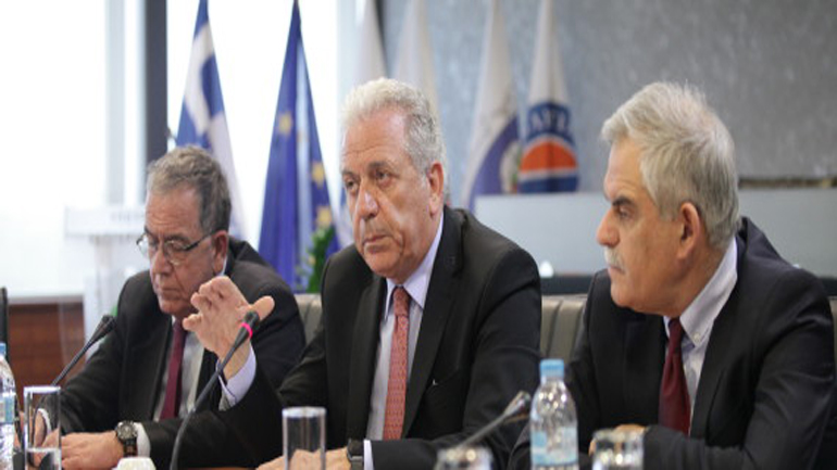 Συνάντηση Αβραμόπουλου με Μουζάλα και Τόσκα για το προσφυγικό