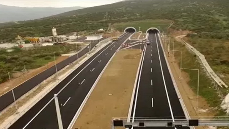 Έκλεισαν ξαφνικά οι τρεις σήραγγες στα Τέμπη