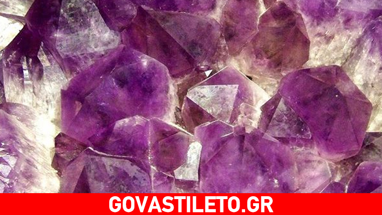 Οι πολύτιμοι λίθοι, τα αρώματα και τα μέταλλα που ταιριάζουν στο ζώδιό σας!