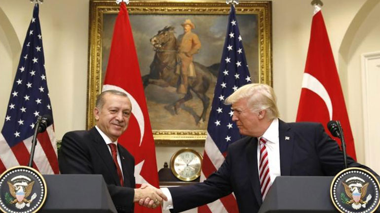 Ο Ερντογάν απέφυγε να σχολιάσει την απόφαση για ενίσχυση των Κούρδων της Συρίας