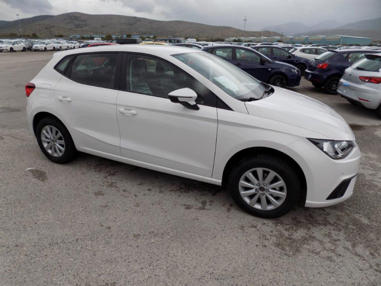 Τιμές από 11.700 (έκδοση 1.0 με 75) και 13.050 ευρώ ο 1.0άρης TSi με 95 ίππους