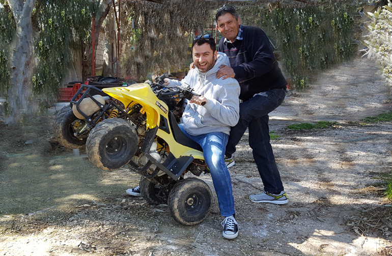 Μαζί με τον Στέφανο Αττάρτ λίγο πριν μπούμε στην πίστα με το Nissan Navara!