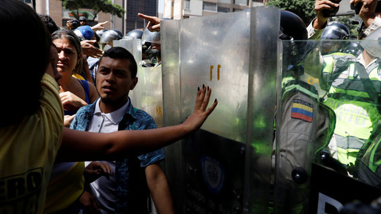 Βενεζουέλα: Νεκρός έφηβος διαδηλωτής, στους 43 οι νεκροί από την 1η Απριλίου