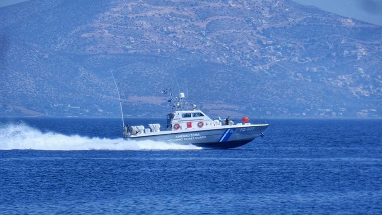 Έμεινε ακυβέρνητο ανοικτά των Αντικυθήρων