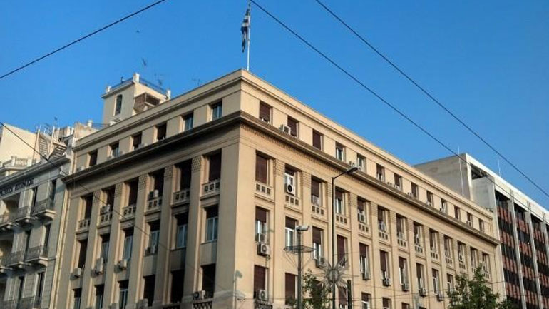 Ένστολοι «εισέβαλαν» στο γραφείο του Χουλιαράκη στο Γενικό Λογιστήριο