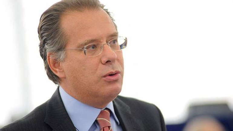 «Serial killer» χαρακτηρίζει την κυβέρνηση ο Κουμουτσάκος