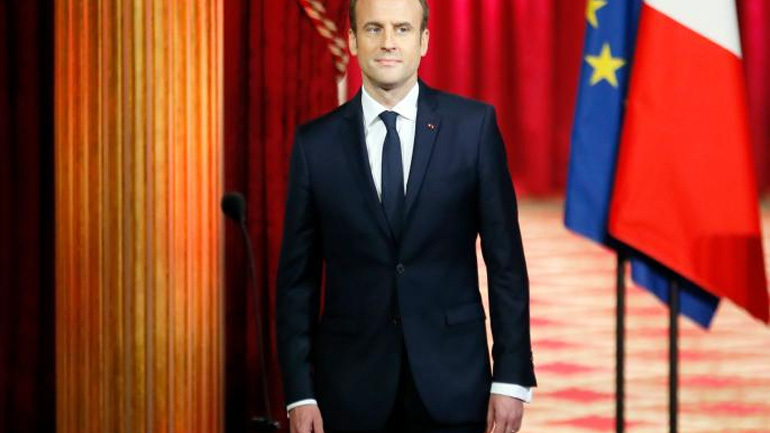 Ανακοινώθηκε η κυβέρνηση Μακρόν που περιλαμβάνει ίσο αριθμό γυναικών – ανδρών