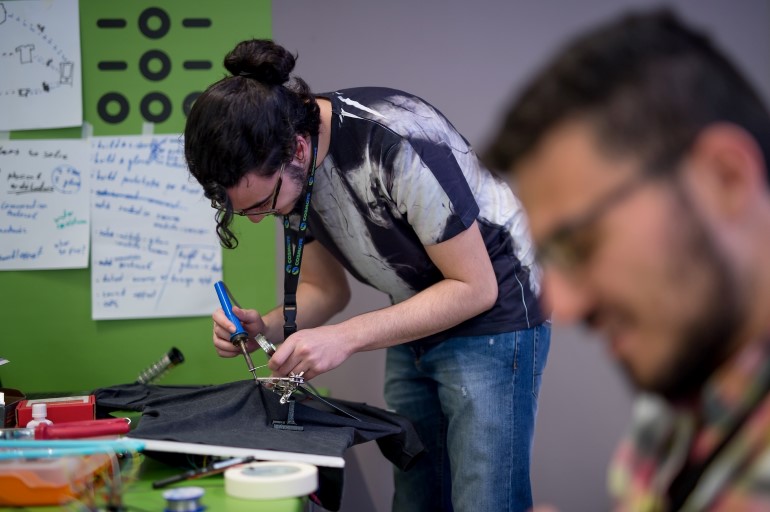 Οι ομάδες του 1ου COSMOTE HACKATHON «έτρεξαν» κώδικα χωρίς να ιδρώνουν