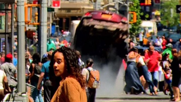 ΗΠΑ: Τρία άτομα σε κρίσιμη κατάσταση μετά το δυστύχημα στην Τάιμς Σκουέρ