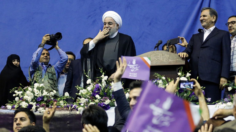 Ιράν: Ο απερχόμενος πρόεδρος Ροχανί προηγείται του συντηρητικού Ραϊσί