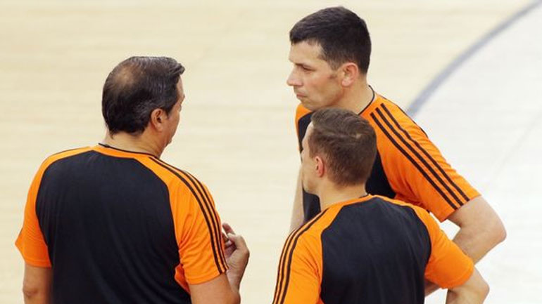 Οι διαιτητές που θα σφυρίξουν τον τελικό Φενέρμπαχτσε-Ολυμπιακός