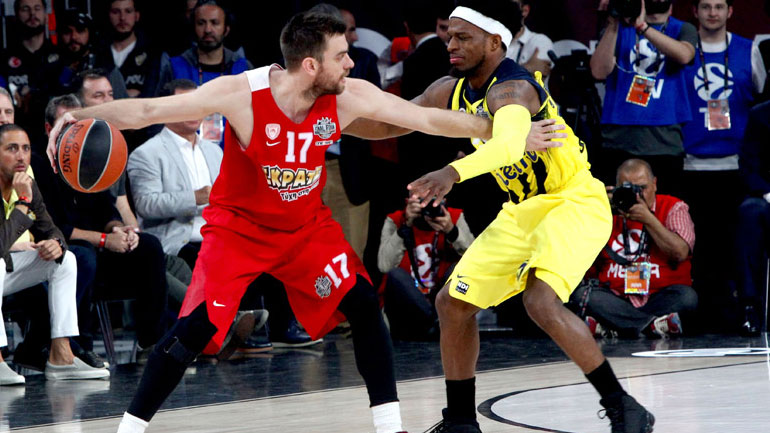 Ο Μάντζαρης με αντίπαλο τον Ντίξον