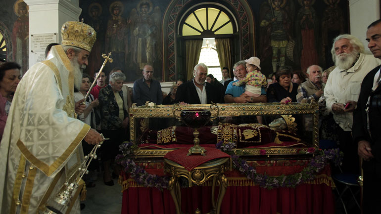 Λιτανεία του ιερού λειψάνου της Αγίας Ελένης στην Αγία Βαρβάρα