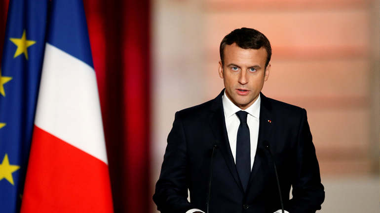 Έπιασε τον ταύρο από τα κέρατα