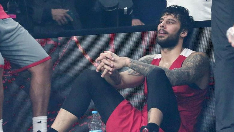 «Δεν γίνεται κάθε χρόνο να σηκώνουμε κούπες, δεν παίζουμε μόνοι μας»