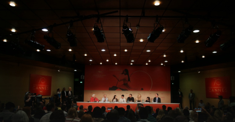 Φωτογραφία από τη συνέντευξη Τύπου του Λάνθιμου