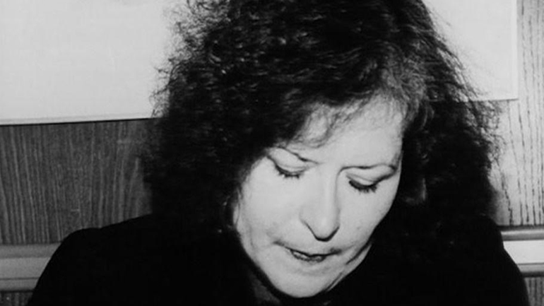 «Via Dolorosa»: Η μεταθανάτια ποιητική συλλογή της Νατάσσας Χατζιδάκι