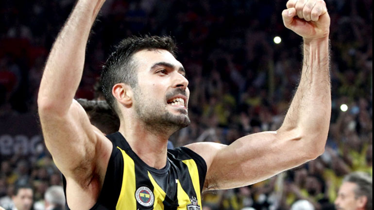 Ο Σλούκας στέφθηκε πρωταθλητής Ευρώπης και με τη Φενέρμπαχσε, κόντρα στην ομάδα που με την οποία είχε κατακτήσει τις δύο προηγούμενες Ευρωλίγκες