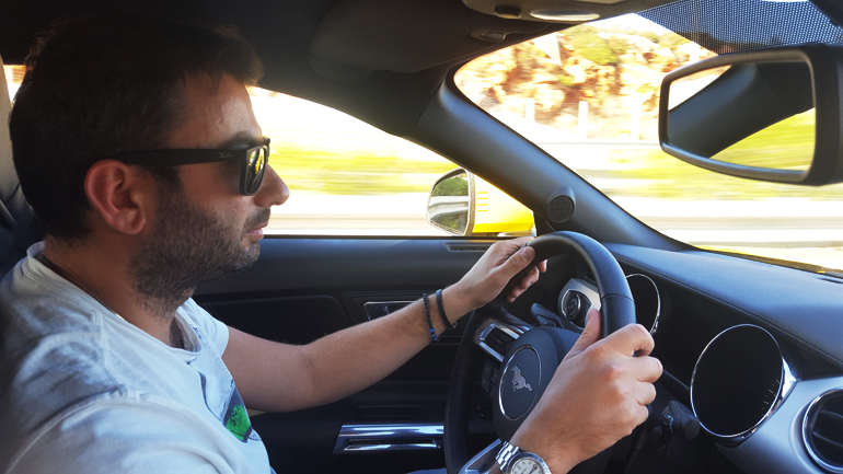 Όταν βρίσκεσαι πίσω από το τιμόνι μίας Ford Mustang καταλαβαίνεις και το λόγο που αυτό το muscle car... πουλάει τόσο!