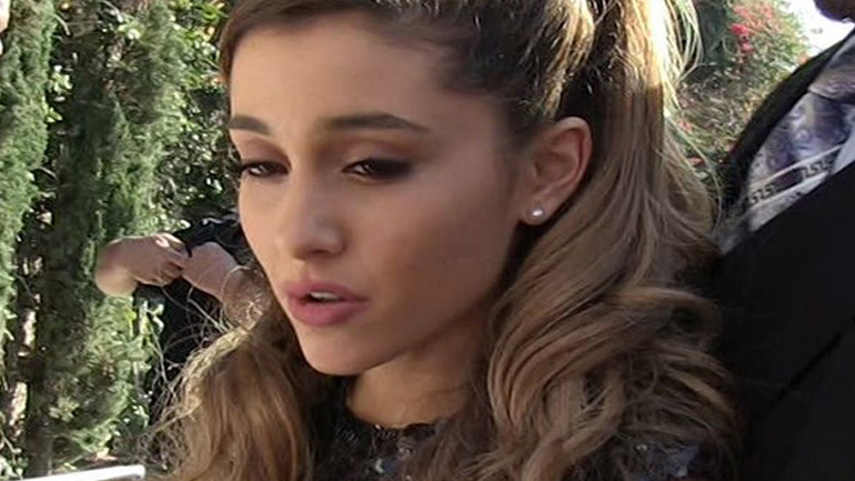 Αριάνα Γκράντε, μια σταρ των εφήβων, συγκλονισμένη από την τραγωδία στο Μάντσεστερ