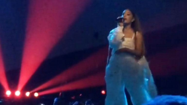 H τραγουδίστρια λίγα δευτερόλεπτα πριν την έκρηξη