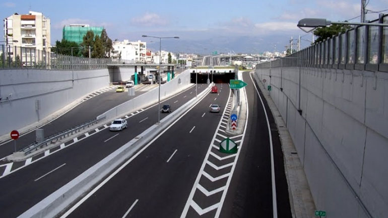 Καραμπόλα έξι αυτοκινήτων στην Αττική Οδό