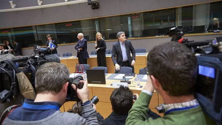 El Pais: Το Eurogroup ναυάγησε ξανά στη διάσωση της Ελλάδας