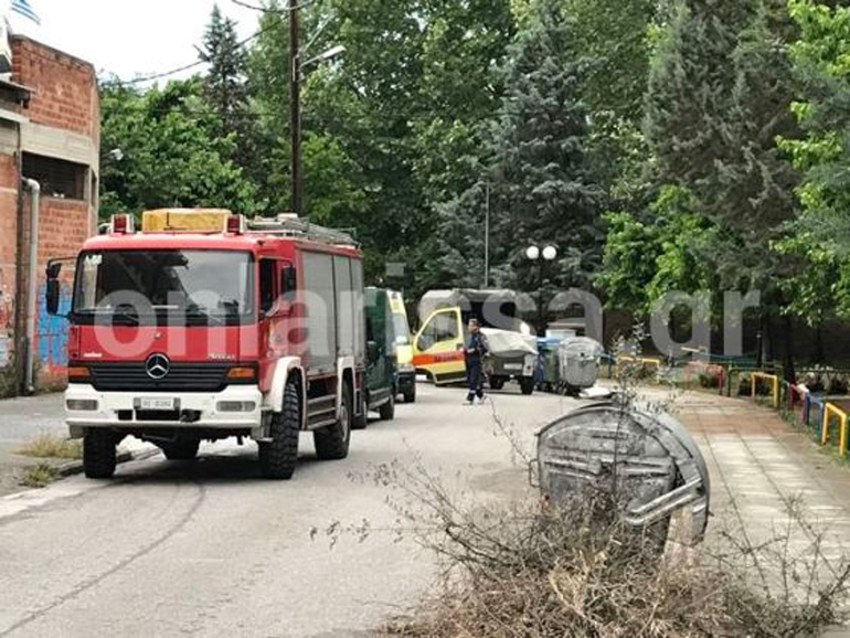Πυροσβεστικά οχήματα και ασθενοφόρα έσπευσαν στο σημείο