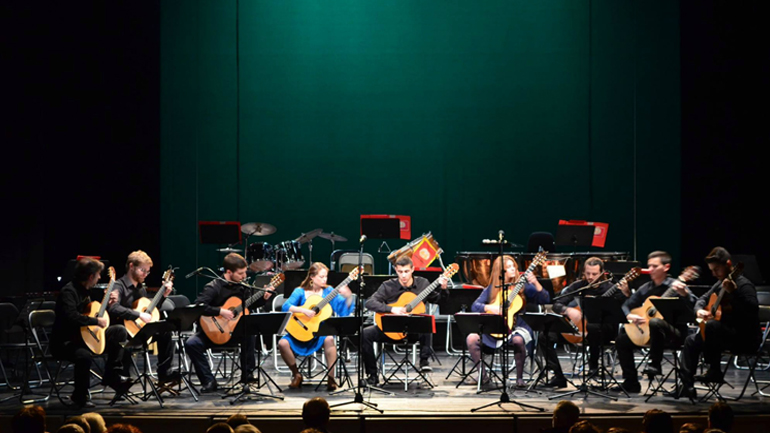 Nikea Guitar Ensemble στη Δημοτική Πινακοθήκη Νίκαιας – Αγ.Ι. Ρέντη