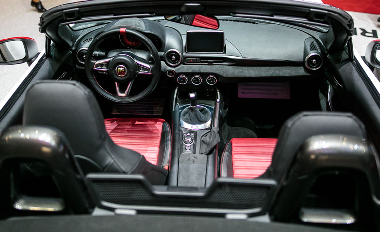 Απαράμμιλης αισθητικής η καμπίνα του σκορπιού