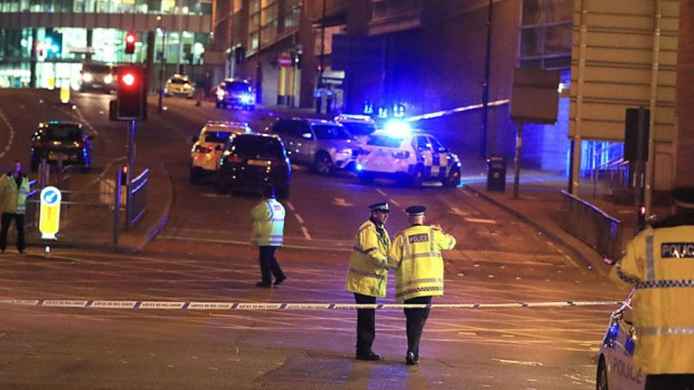 Ο πατέρας του δράστη στο Μάντσεστερ δηλώνει άγνοια για την επίθεση του γιου του