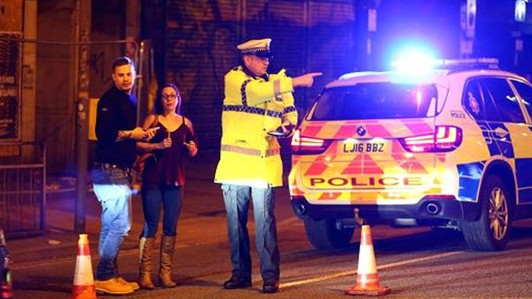 Βρετανία: Η αστυνομία ερευνά εάν ο βομβιστής στο Μάντσεστερ ήταν μέλος ενός ευρύτερου δικτύου τρομοκρατών