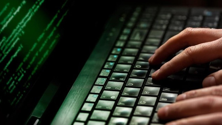 Εκστρατείες παραπληροφόρησης και κυβερνοεπιθέσεων από τη Ρωσία έχουν πλήξει τουλάχιστον 200 στόχους