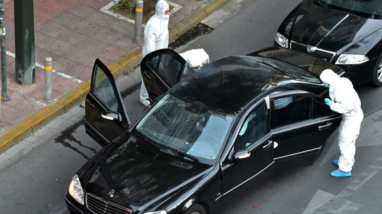 Η Αντιτρομοκρατική διενεργεί έρευνα για το αν ελέγχθηκε η αλληλογραφία Παπαδήμου