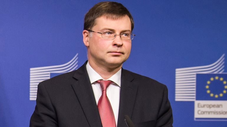 Ντομπρόβσκις: Καίριο να συμφωνήσουμε για τη βιωσιμότητα του χρέους