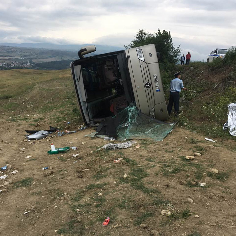 Εντός του λεωφορείου επέβαιναν 35 άτομα