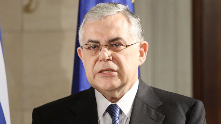 Παραμένει στη ΜΕΘ για ακόμη δύο 24ωρα ο Παπαδήμος