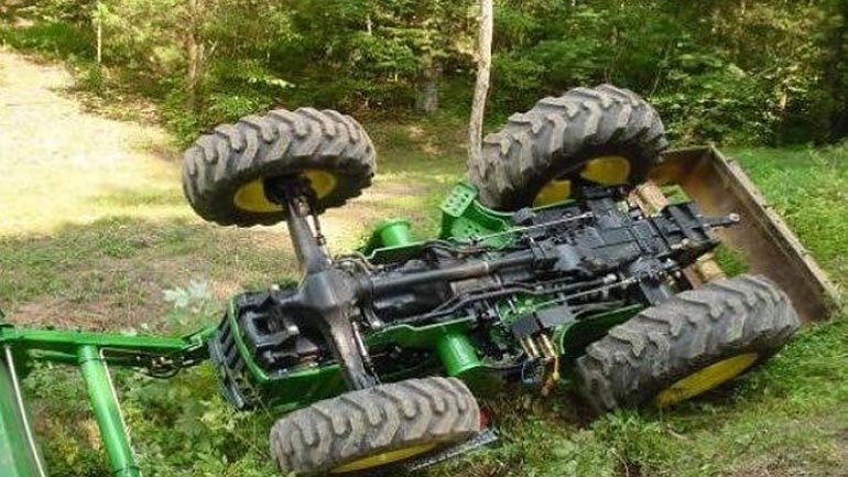 Ανατροπή τρακτέρ στη Φωκίδα – Νεκρός ο 77χρονος οδηγός