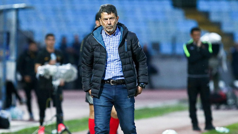 Παραμένει στον ΠΑΣ Γιάννινα ο Πετράκης