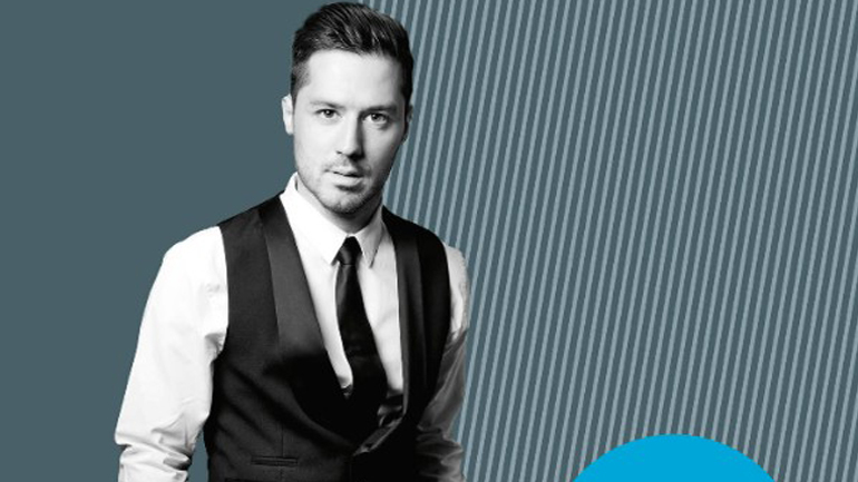 Ο Αδάμ Τσαρούχης στο cafe του Νομισματικού Μουσείου