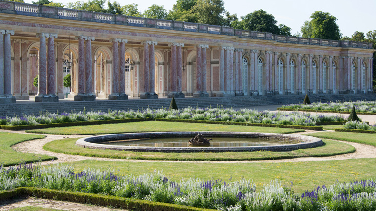 Τετ α τετ Μακρόν-Πούτιν στο Μεγάλο Τριανόν των Βερσαλλιών