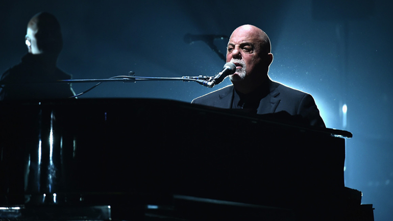 Με τραγούδια των Beatles τίμησε τα θύματα του Μάντσεστερ ο Μπίλι Τζόελ