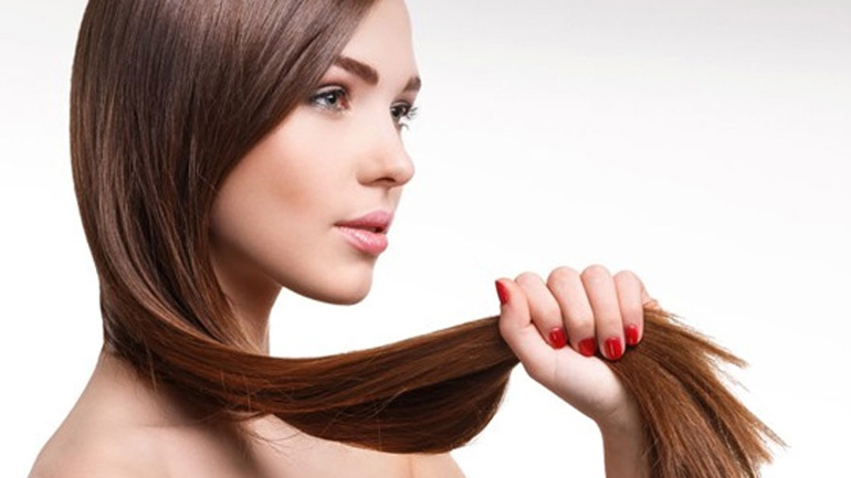 Φυσική μάσκα μαλλιών με καρύδα για να απαλλαγείς από την ψαλίδα μια για πάντα!