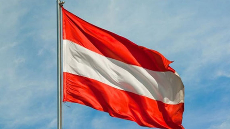 Αυστρία: Ανοικτό παραμένει το εάν τα μέλη του κυβερνώντος κόμματος θα ερωτηθούν για συνεργασία με τους Ελεύθερους