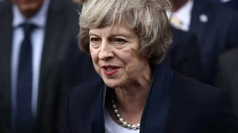 Στα ύψη οι πωλήσεις τραγουδιού που χαρακτηρίζει την Μέι «ψεύτρα»