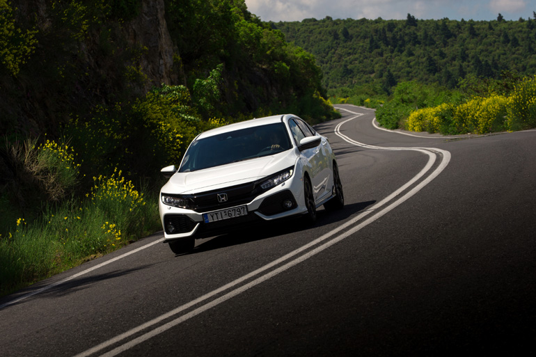 Σταθερό, απολαυστικό και χωρίς να σε φοβίζει όταν το οδηγείς σε δρόμους με στροφές...