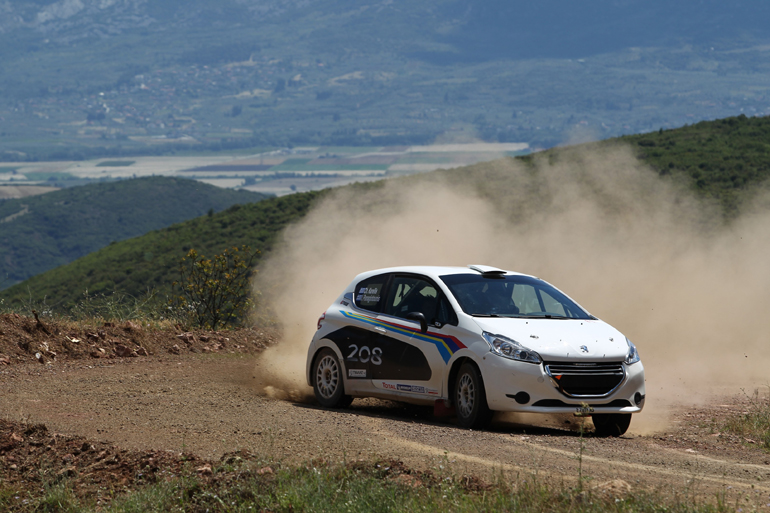 Με 208 θα τρέξει ο τοπικός ήρωας της Λαμίας Χρυσόστομος Καρέλλης έχοντας τη στήριξη της εισαγωγικής εταιρείας των αυτοκινήτων Peugeot