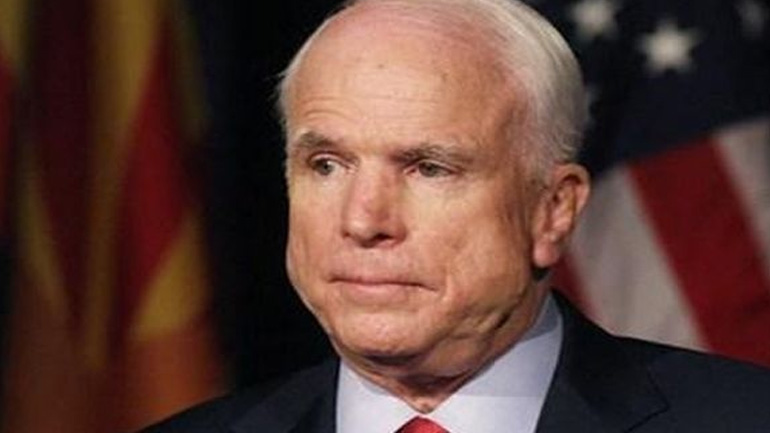 Ο Τζον Μακέιν τάσσεται υπέρ της επιβολής νέων κυρώσεων κατά της Ρωσίας